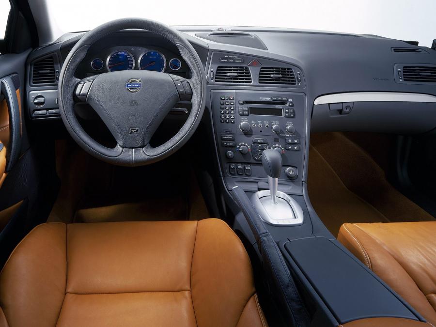  Volvo S60 R 2004 года  (фото 25 из 30)